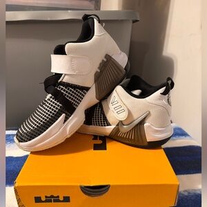 Kids White and Black Basketball Shoes
